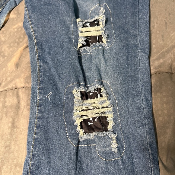 Unbranded Jeans Skull Distressed Ripped Size 5x Equivalent Of Us Size 2/3x 22 - Picture 7 of 9